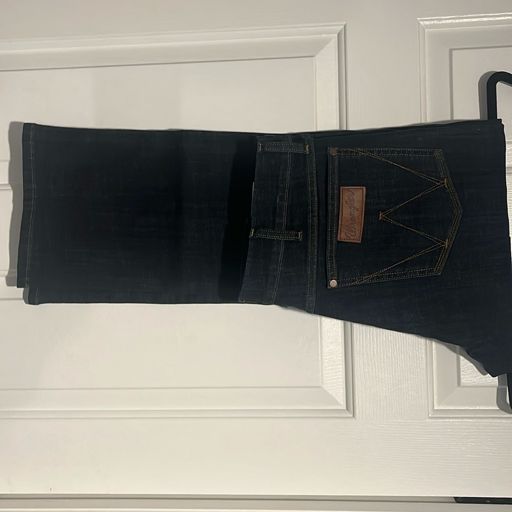 Wrangler 35x30 Retro Boot Slim